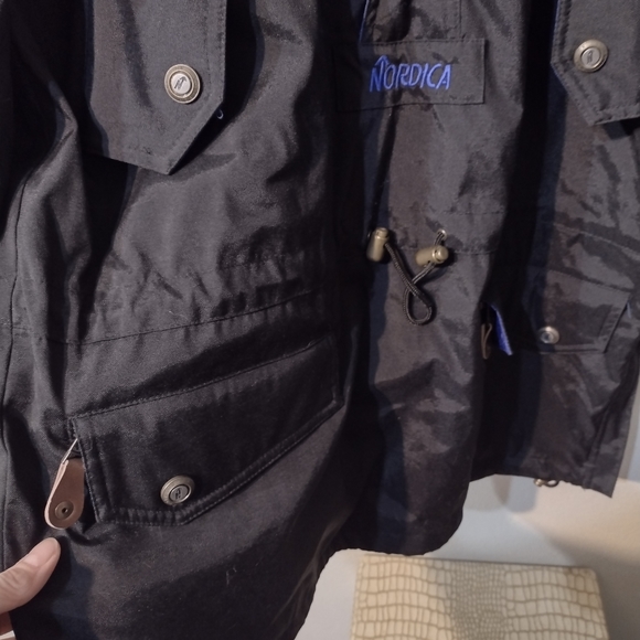 Nórdica size Medium Ski Anorak jacket black 6 pockets, hood - Picture 8 of 17